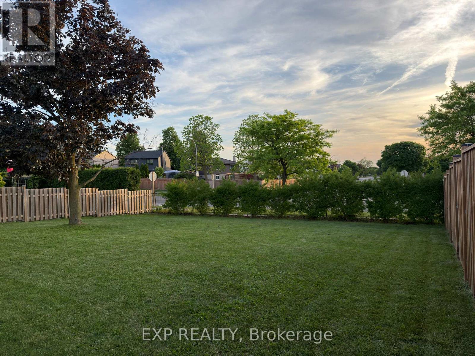 47 Odessa Street, Hamilton, Ontario L8J 1A3 - Photo 3 - X13470786