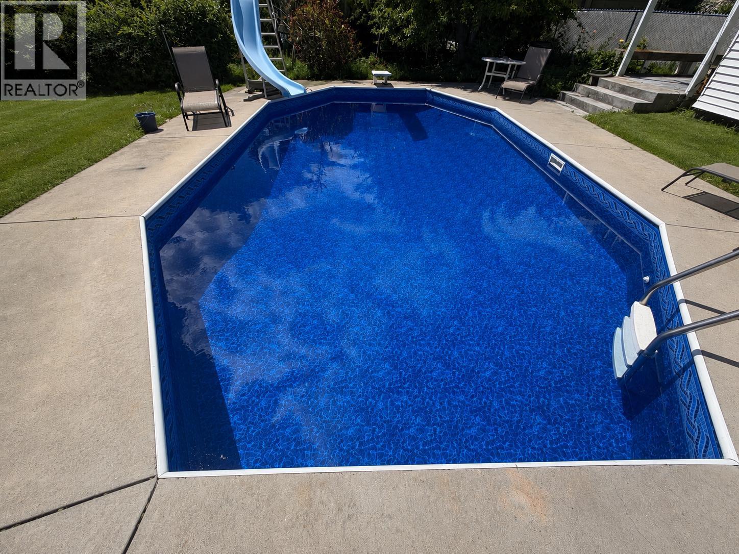 5957 Turner Avenue, Peachland, British Columbia  V0H 1X4 - Photo 2 - 10391374
