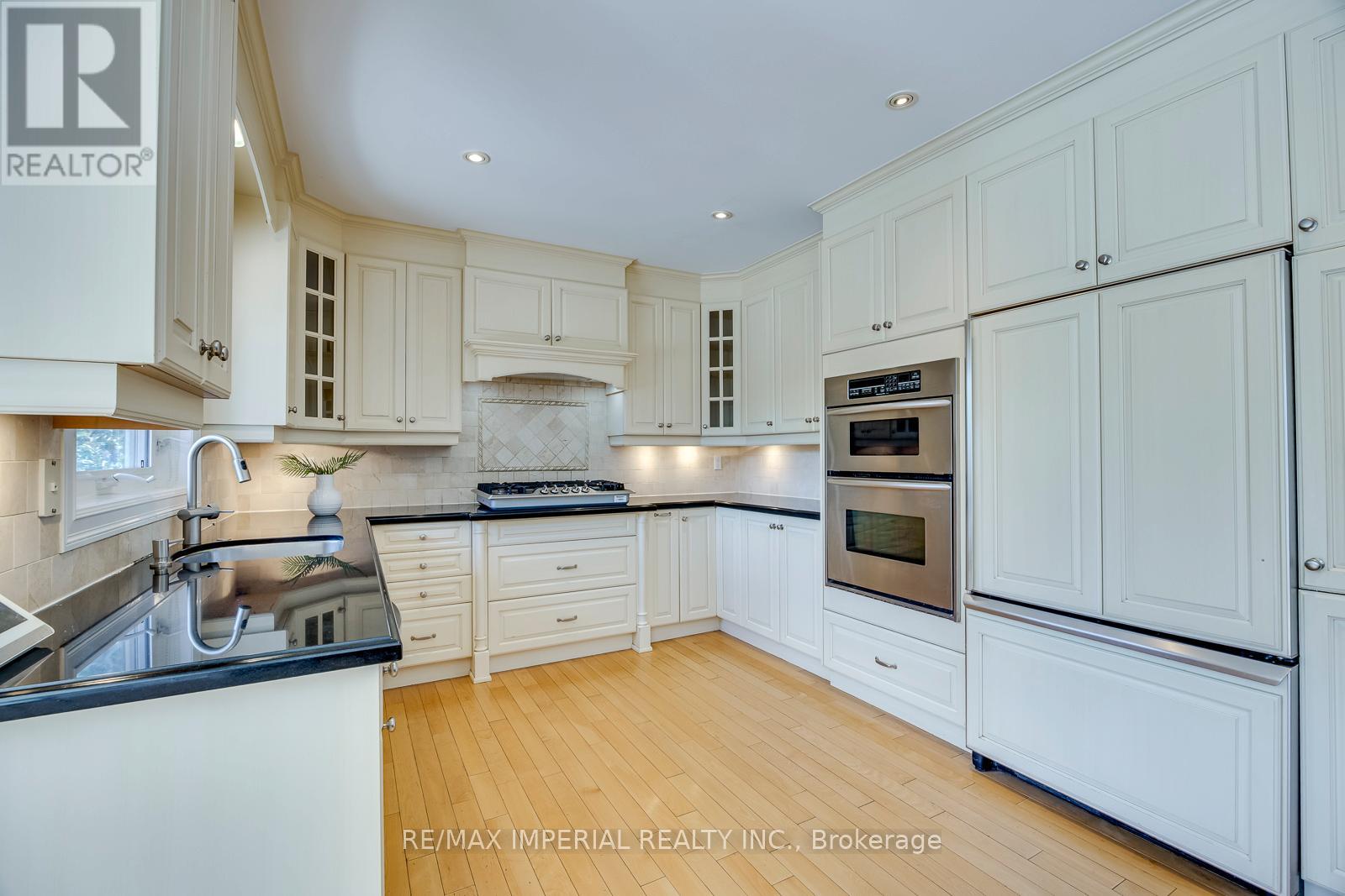 5859 Riverside Place, Mississauga, Ontario  L5M 4X1 - Photo 21 - W13057672