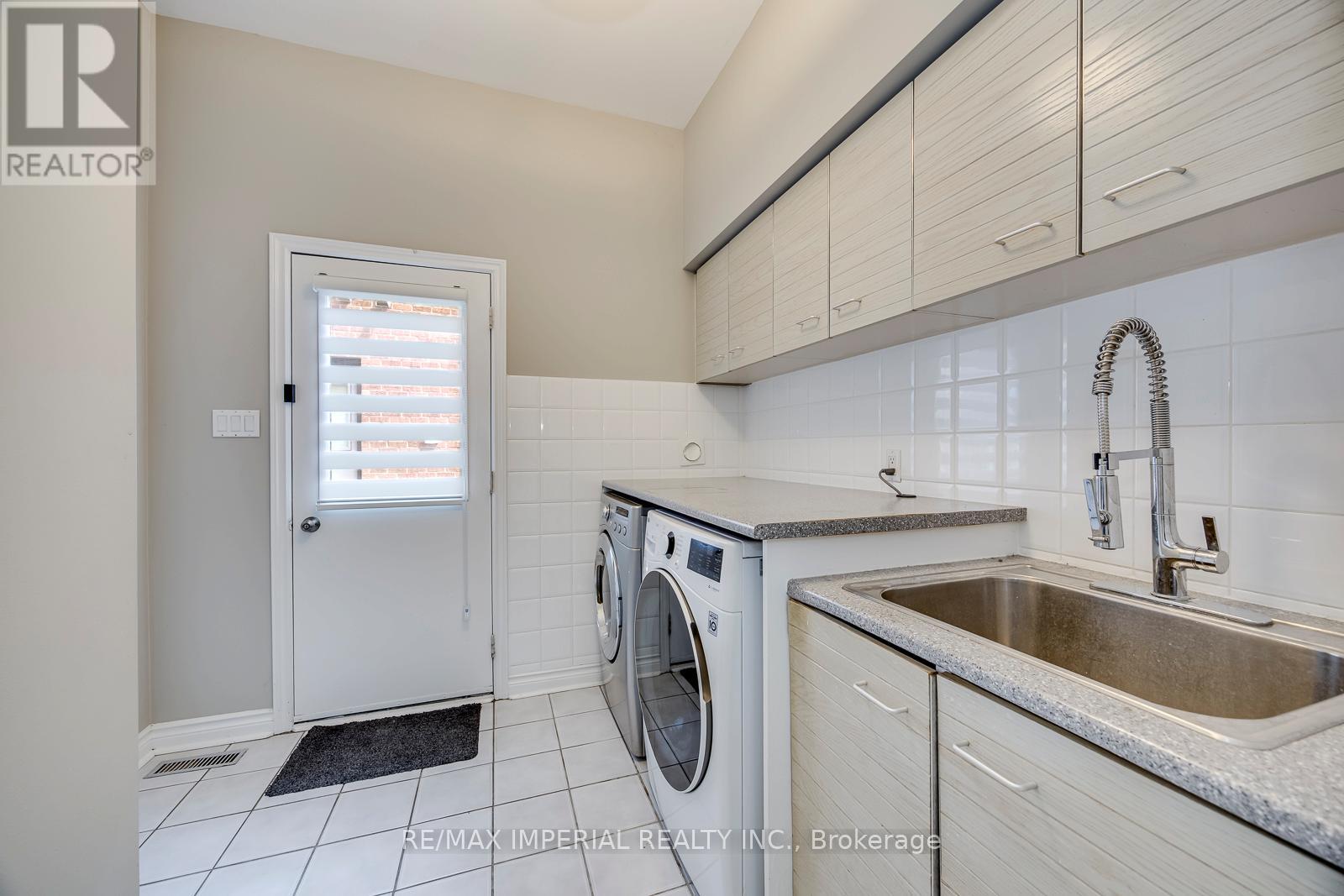 5859 Riverside Place, Mississauga, Ontario  L5M 4X1 - Photo 26 - W13057672