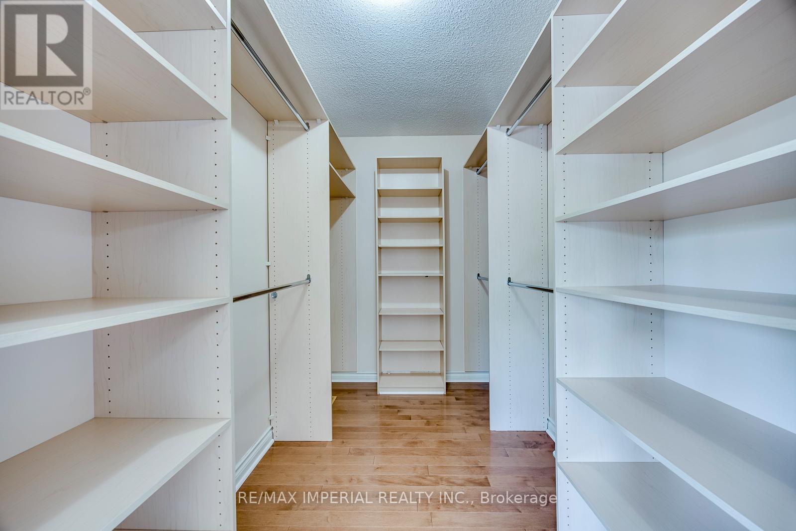 5859 Riverside Place, Mississauga, Ontario  L5M 4X1 - Photo 33 - W13057672