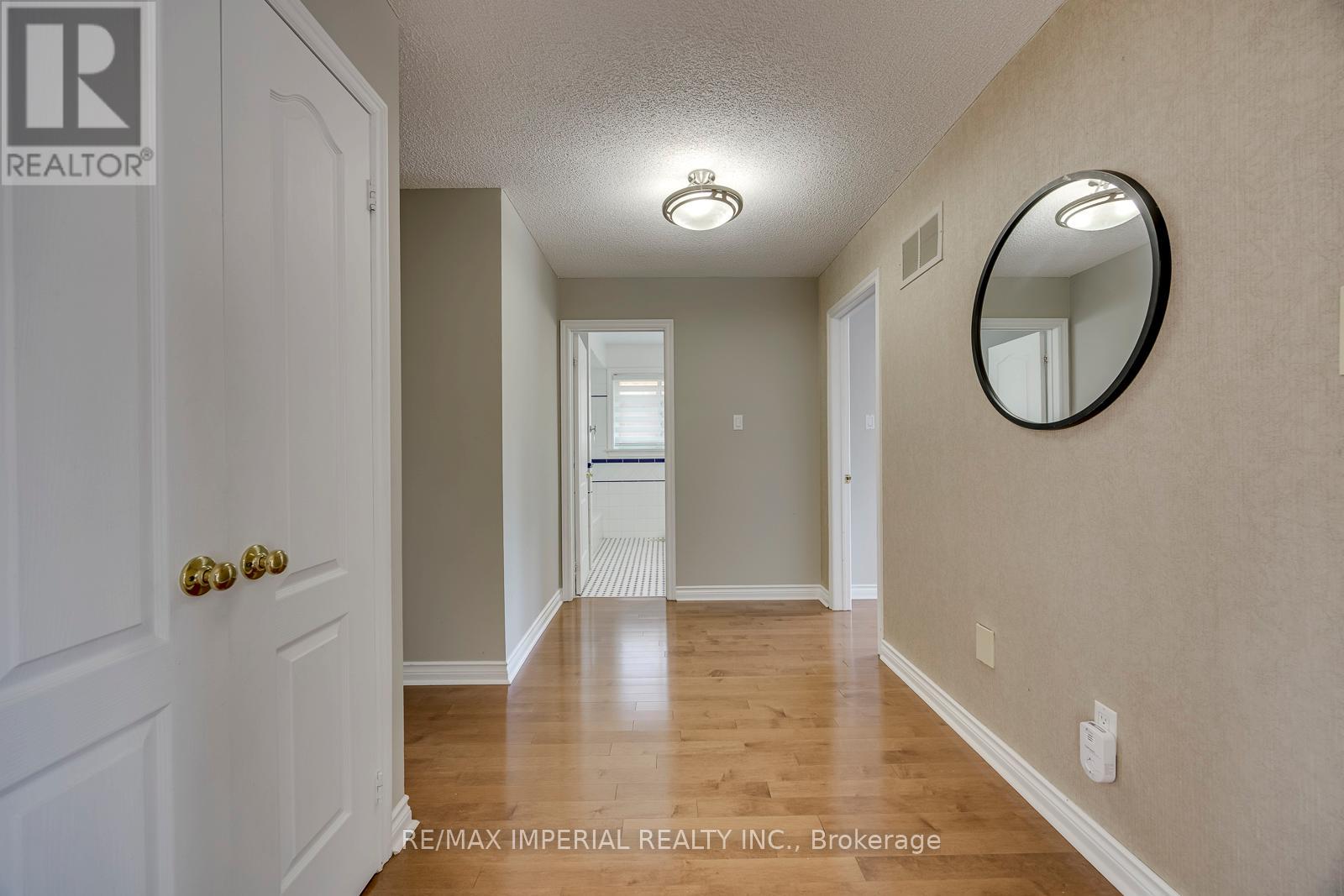 5859 Riverside Place, Mississauga, Ontario  L5M 4X1 - Photo 35 - W13057672