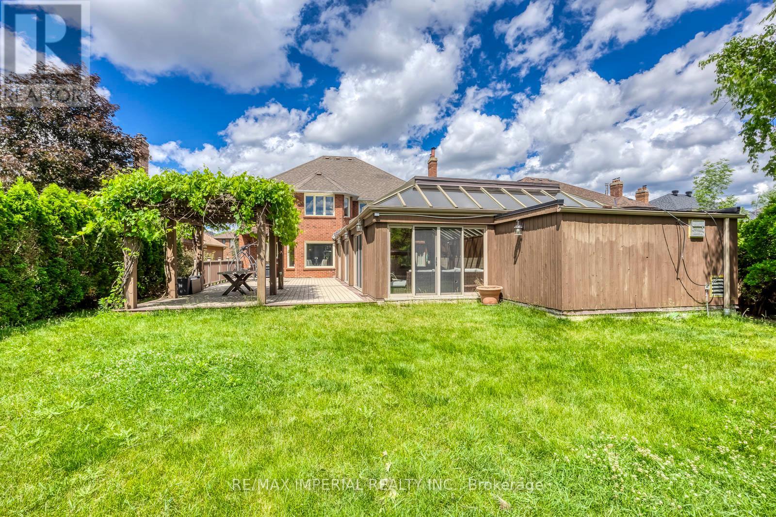 5859 Riverside Place, Mississauga, Ontario  L5M 4X1 - Photo 45 - W13057672
