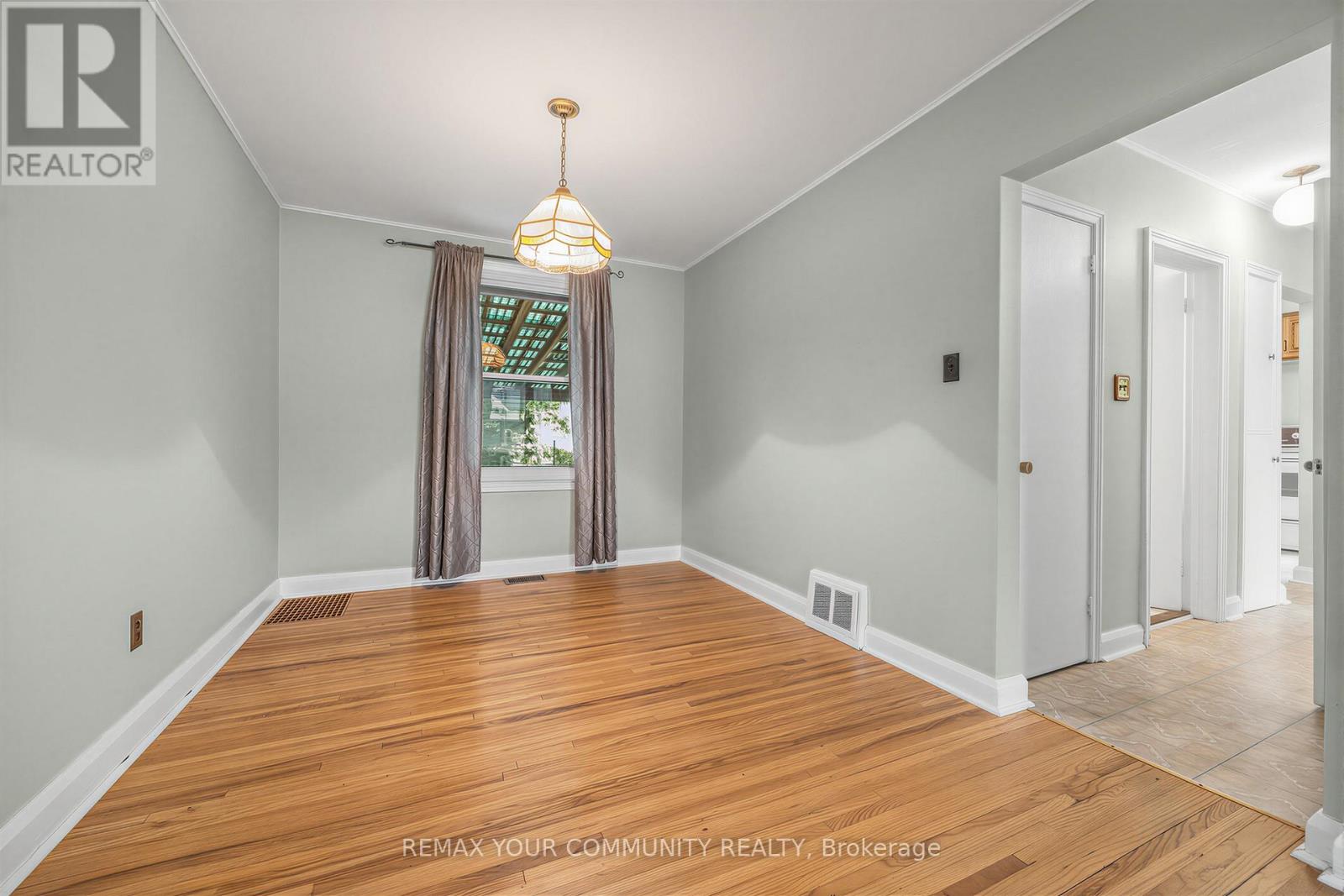 49 Moore Park Avenue, Toronto, Ontario  M2M 1M8 - Photo 12 - C13466098