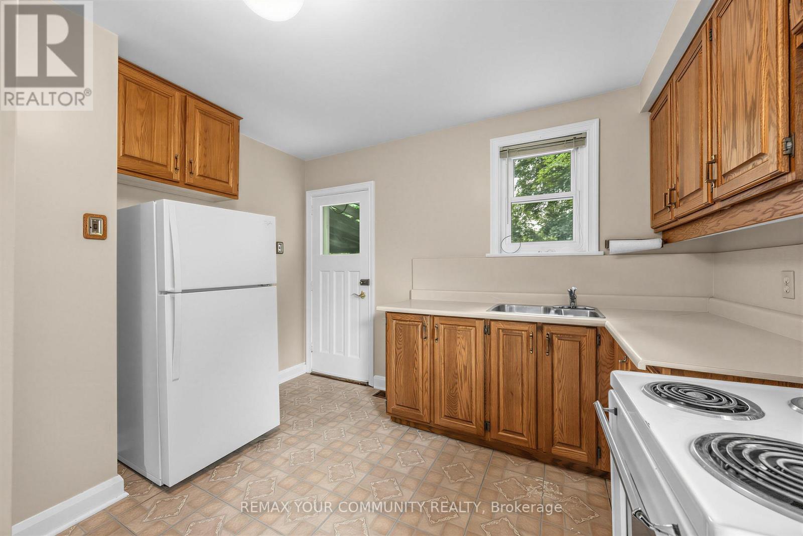 49 Moore Park Avenue, Toronto, Ontario  M2M 1M8 - Photo 19 - C13466098