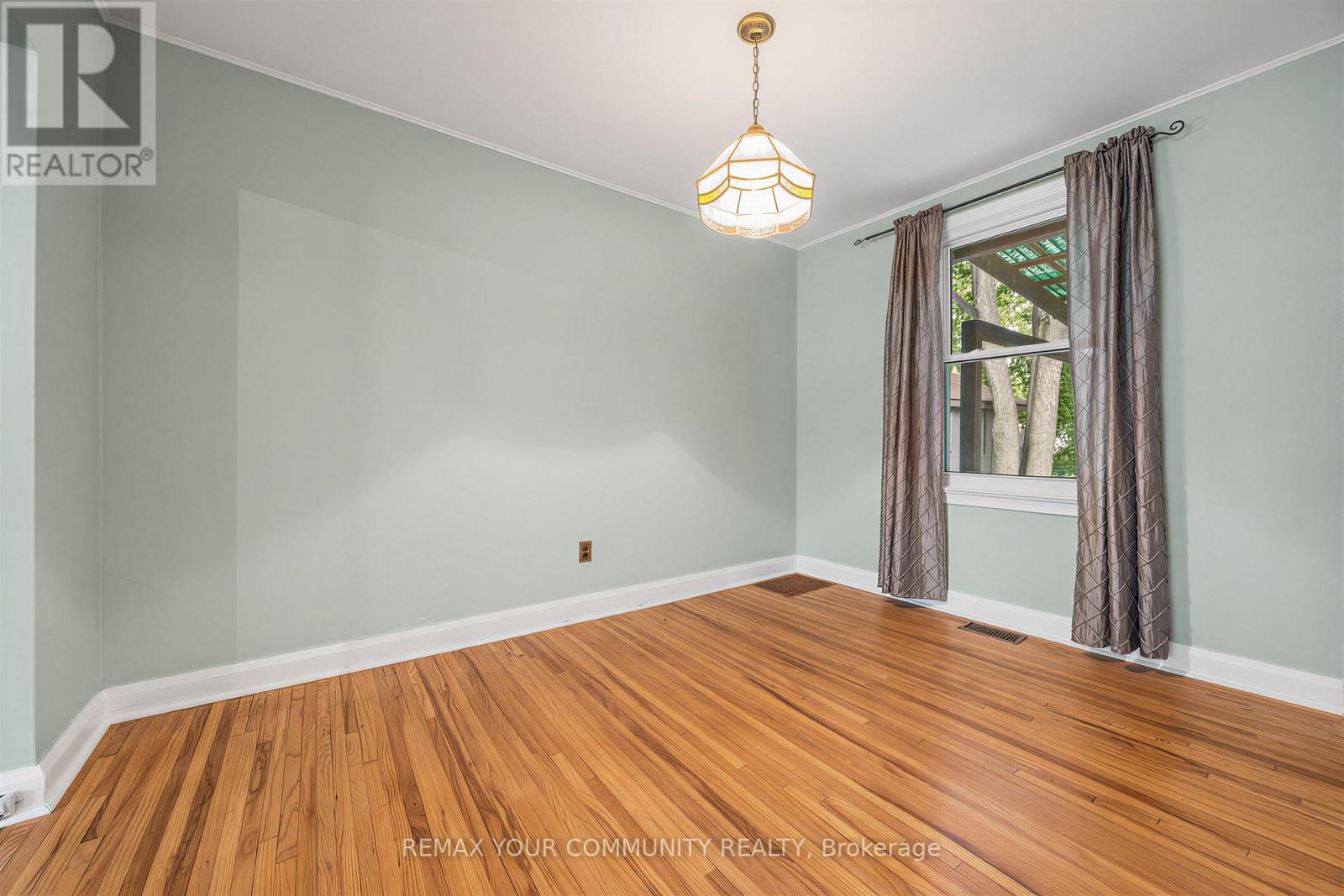 49 Moore Park Avenue, Toronto, Ontario  M2M 1M8 - Photo 13 - C13466098