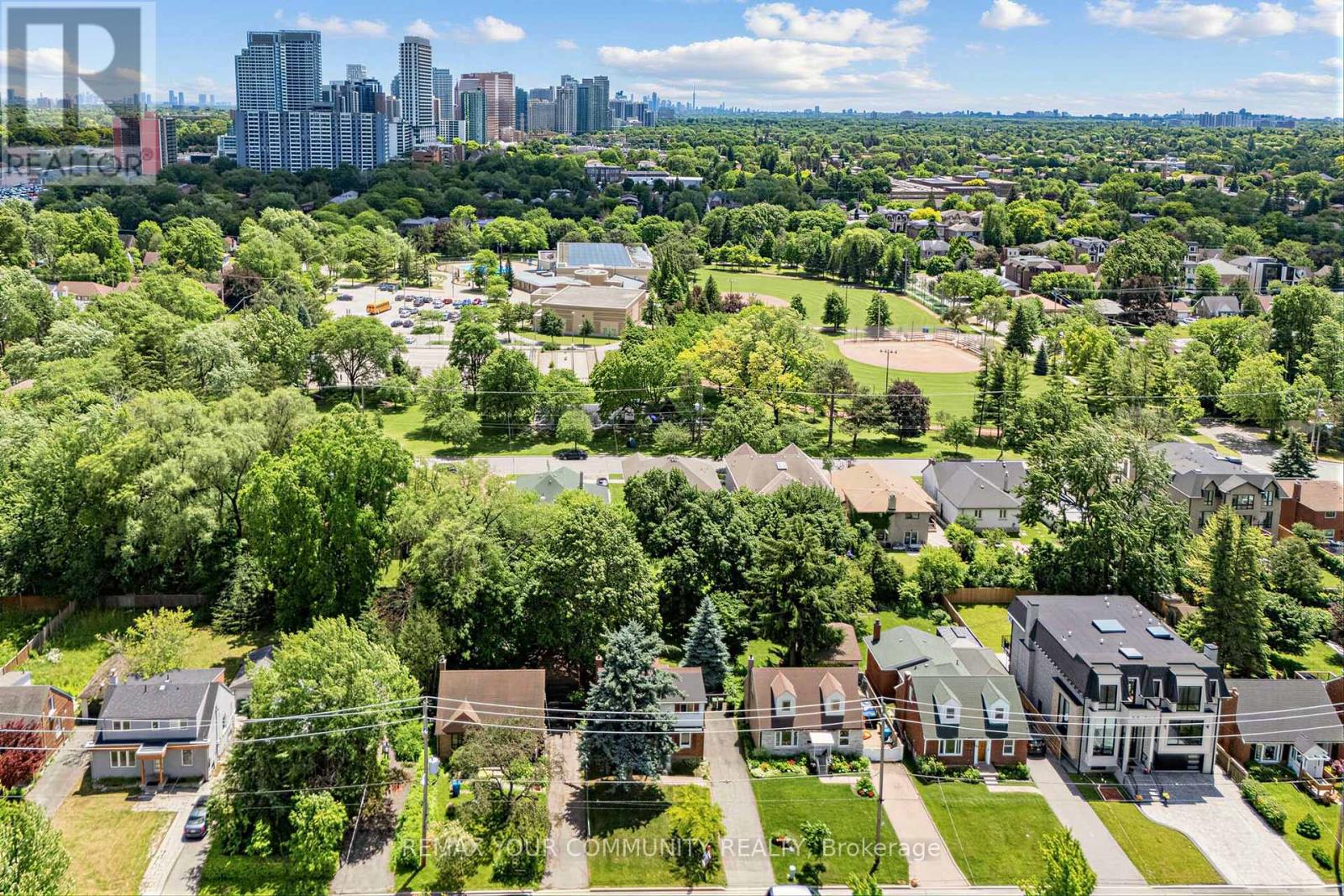 49 Moore Park Avenue, Toronto, Ontario  M2M 1M8 - Photo 2 - C13466098