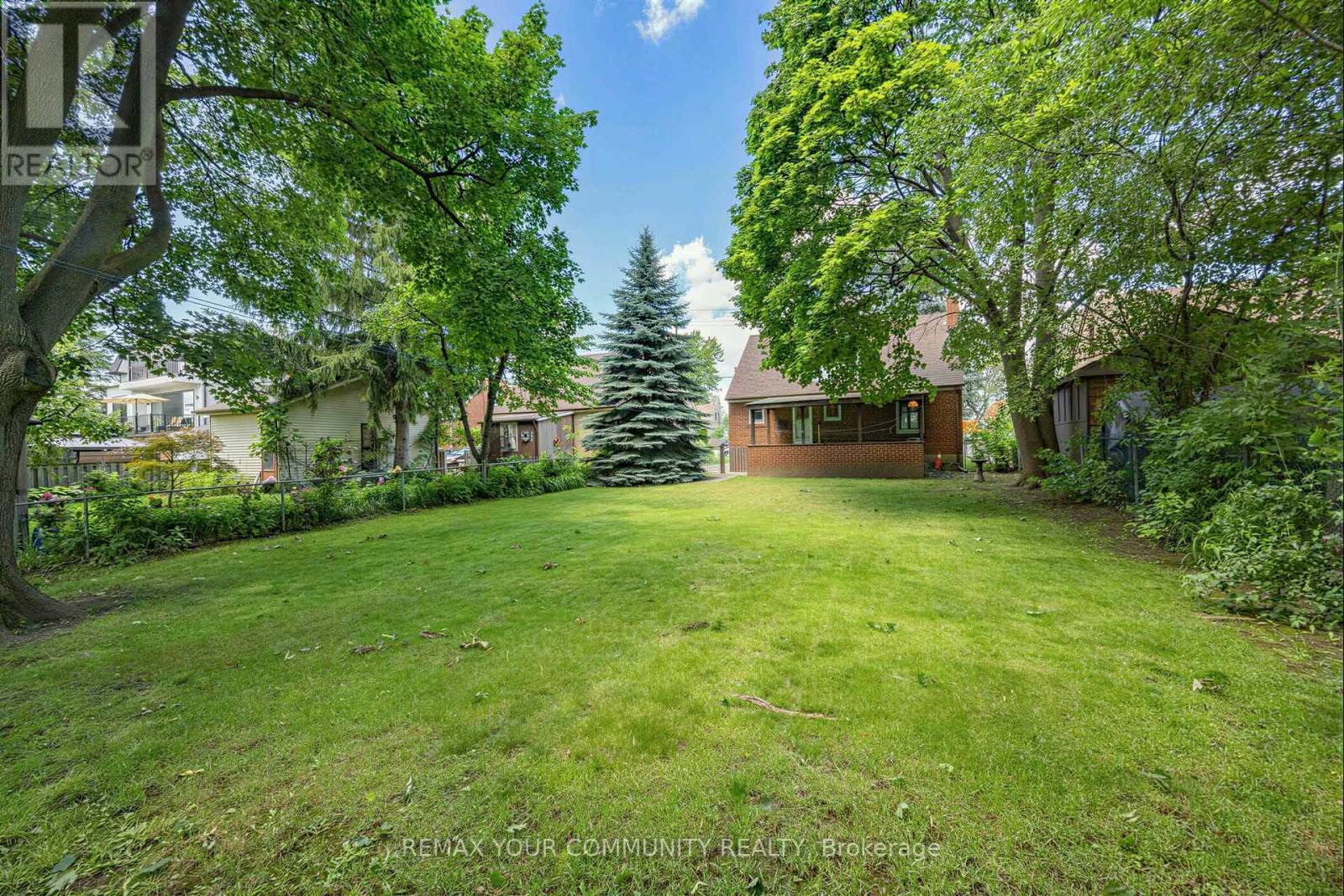 49 Moore Park Avenue, Toronto, Ontario  M2M 1M8 - Photo 37 - C13466098