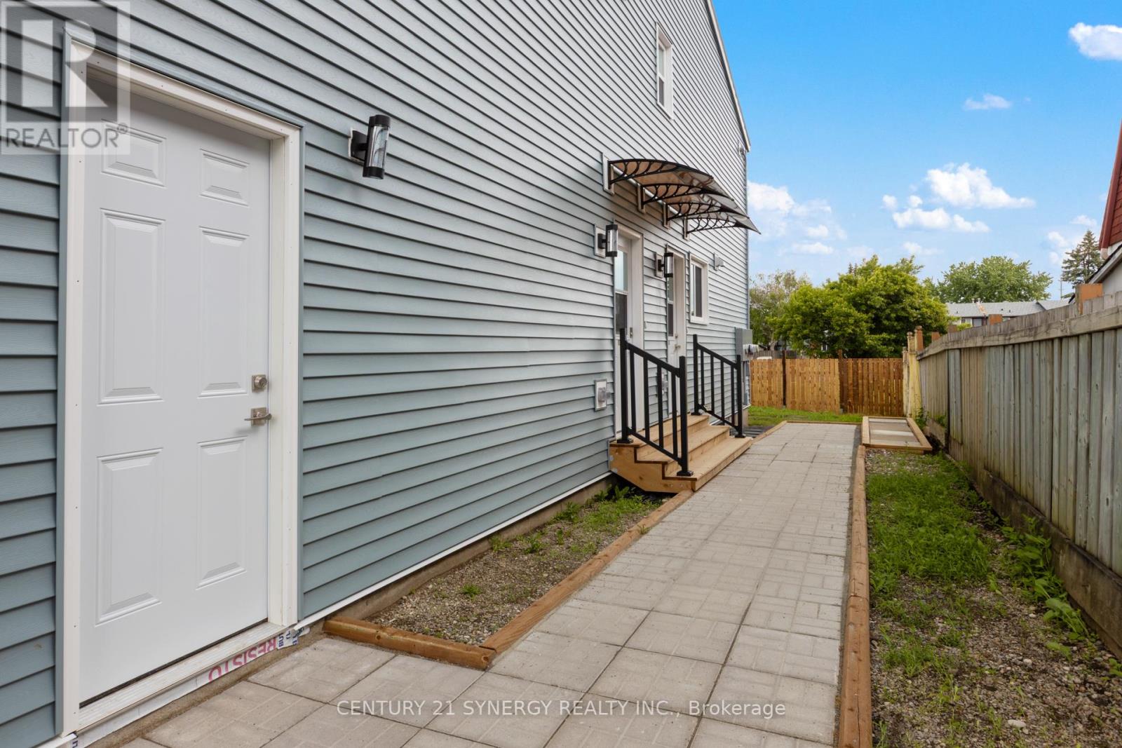 C - 93c Tarquin Crescent, Ottawa, Ontario K2H 8J7 - Photo 2 - X13470926