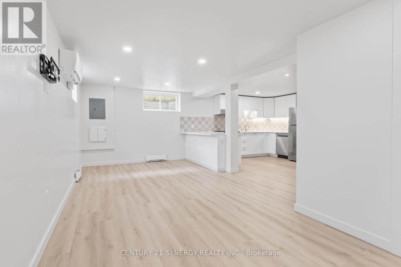 C - 93c Tarquin Crescent, Ottawa, Ontario K2H 8J7 - Photo 3 - X13470926