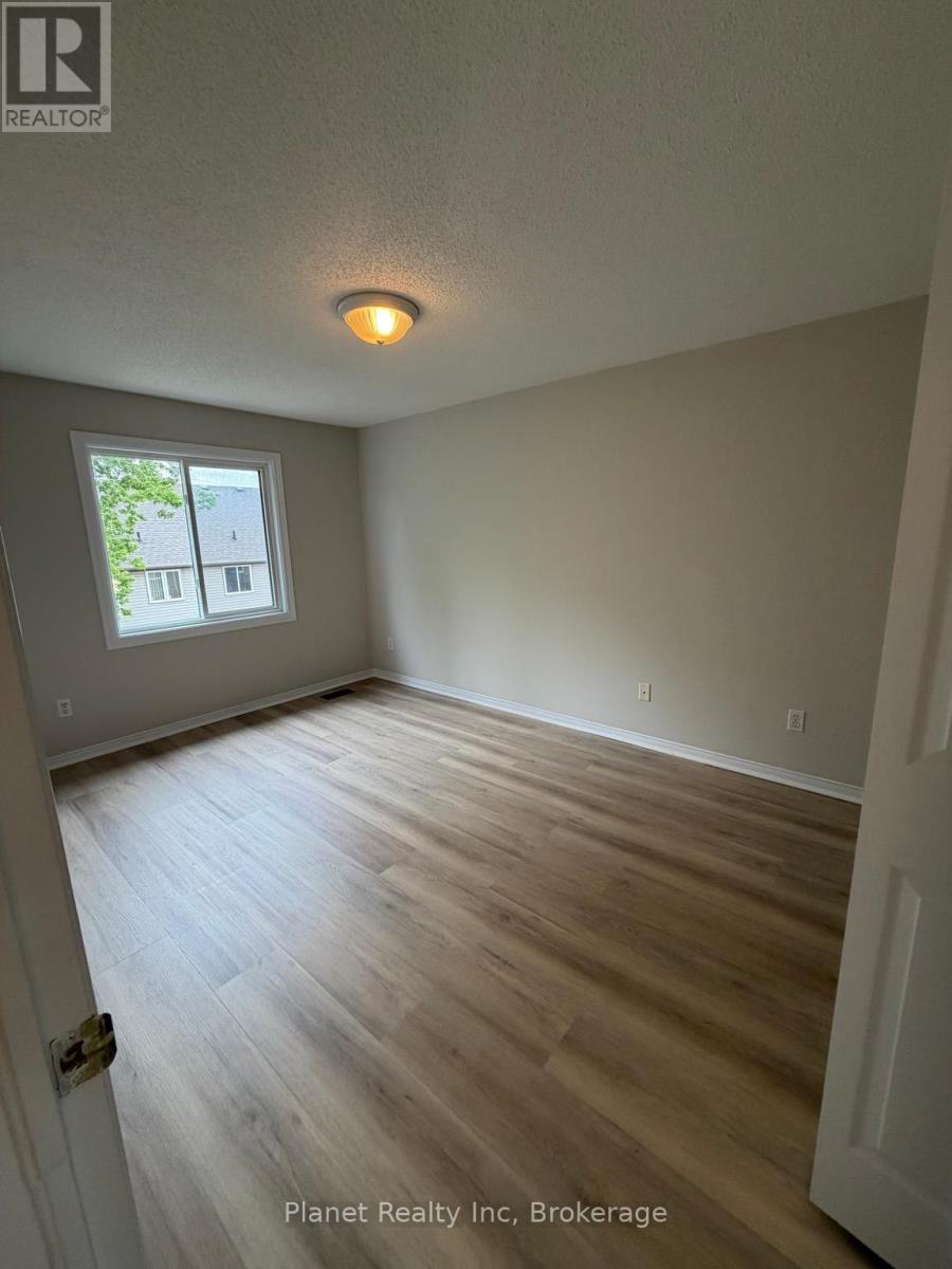 101 - 240 London Road W, Guelph (Downtown), Ontario  N1H 8N8 - Photo 11 - X13470906