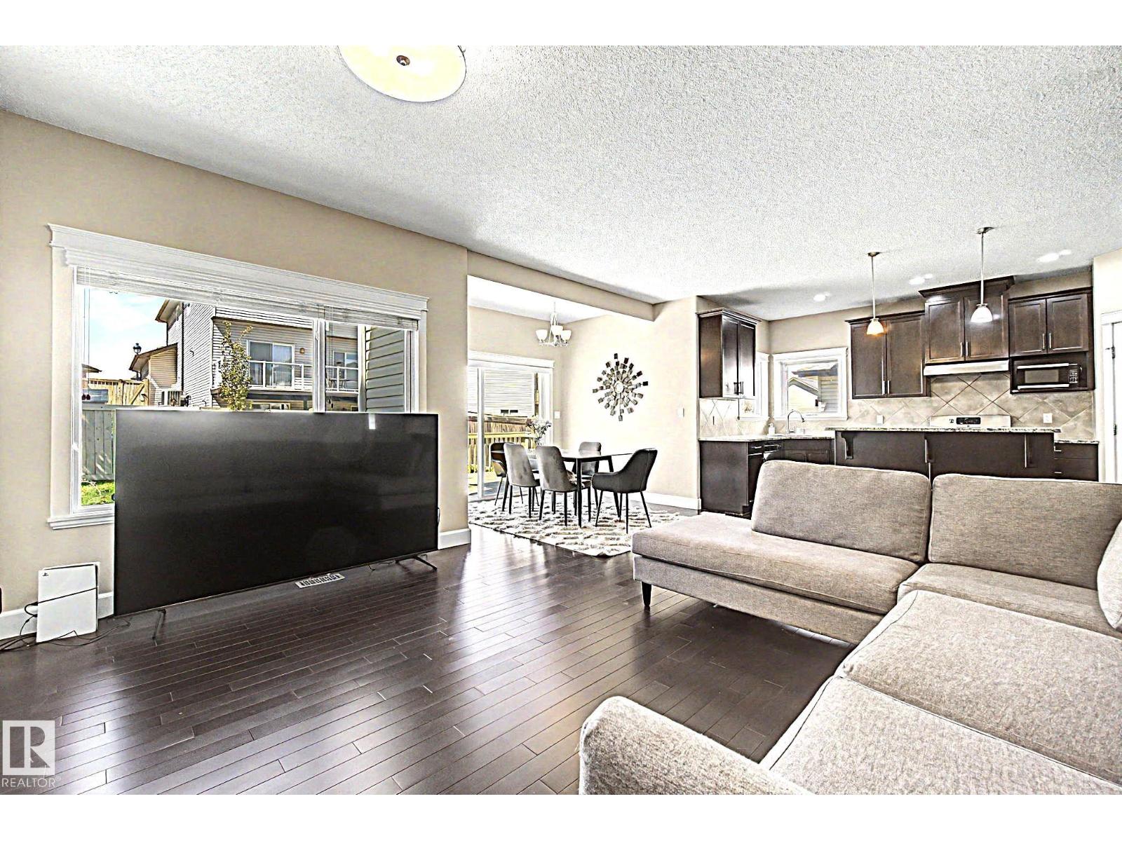 1932 67 ST SW, edmonton, Alberta