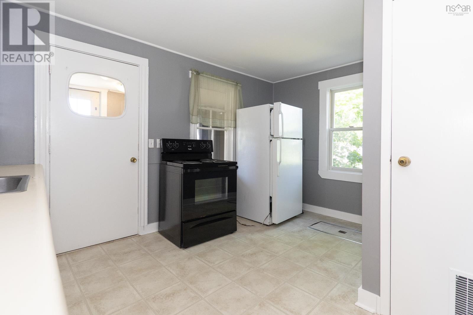 12 Clarence Street, Springhill, Nova Scotia  B0M 1X0 - Photo 13 - 202615010