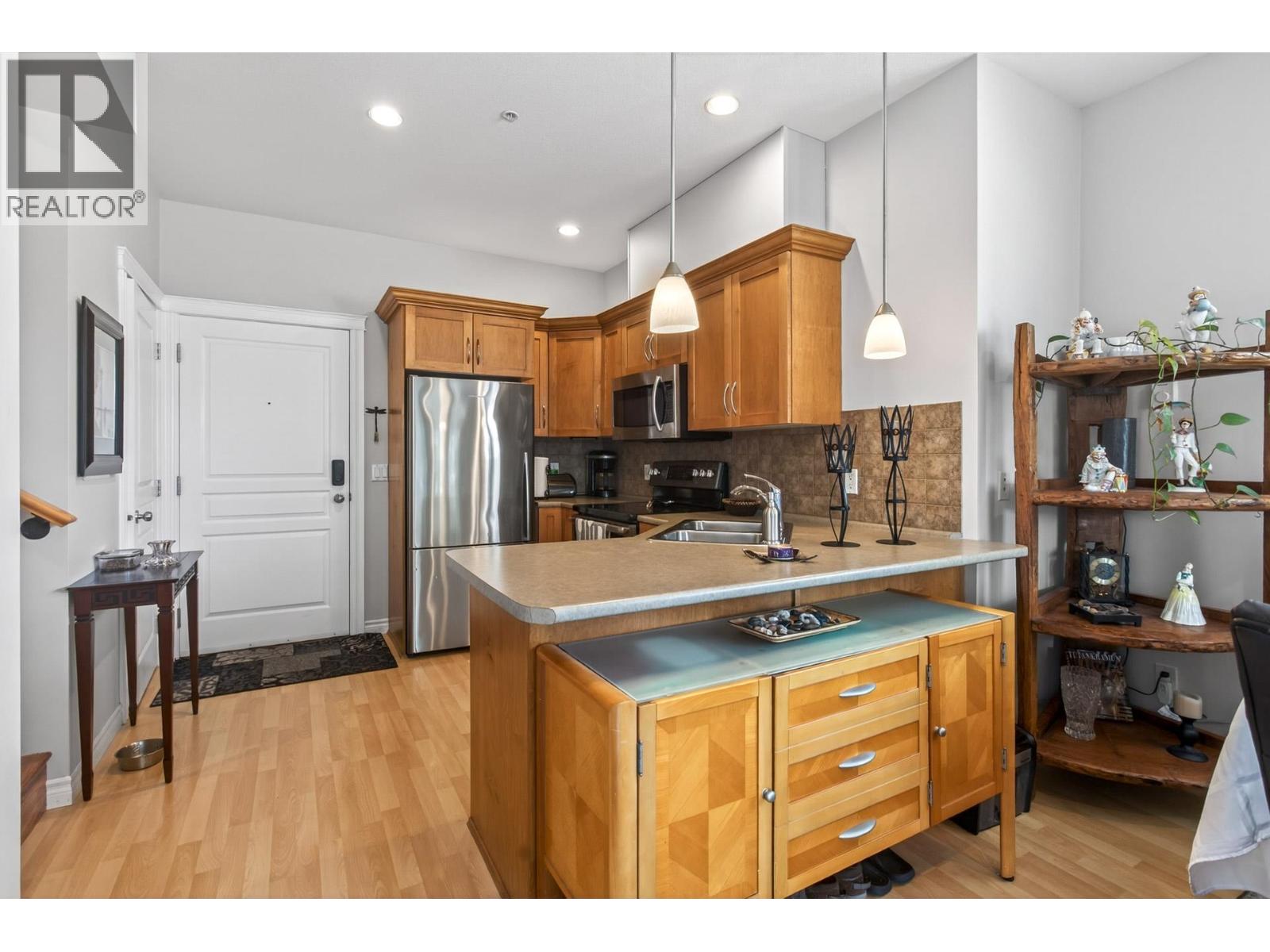 202 2655 Mary Hill Road, Port Coquitlam, British Columbia  V3C 6R9 - Photo 5 - R3131288