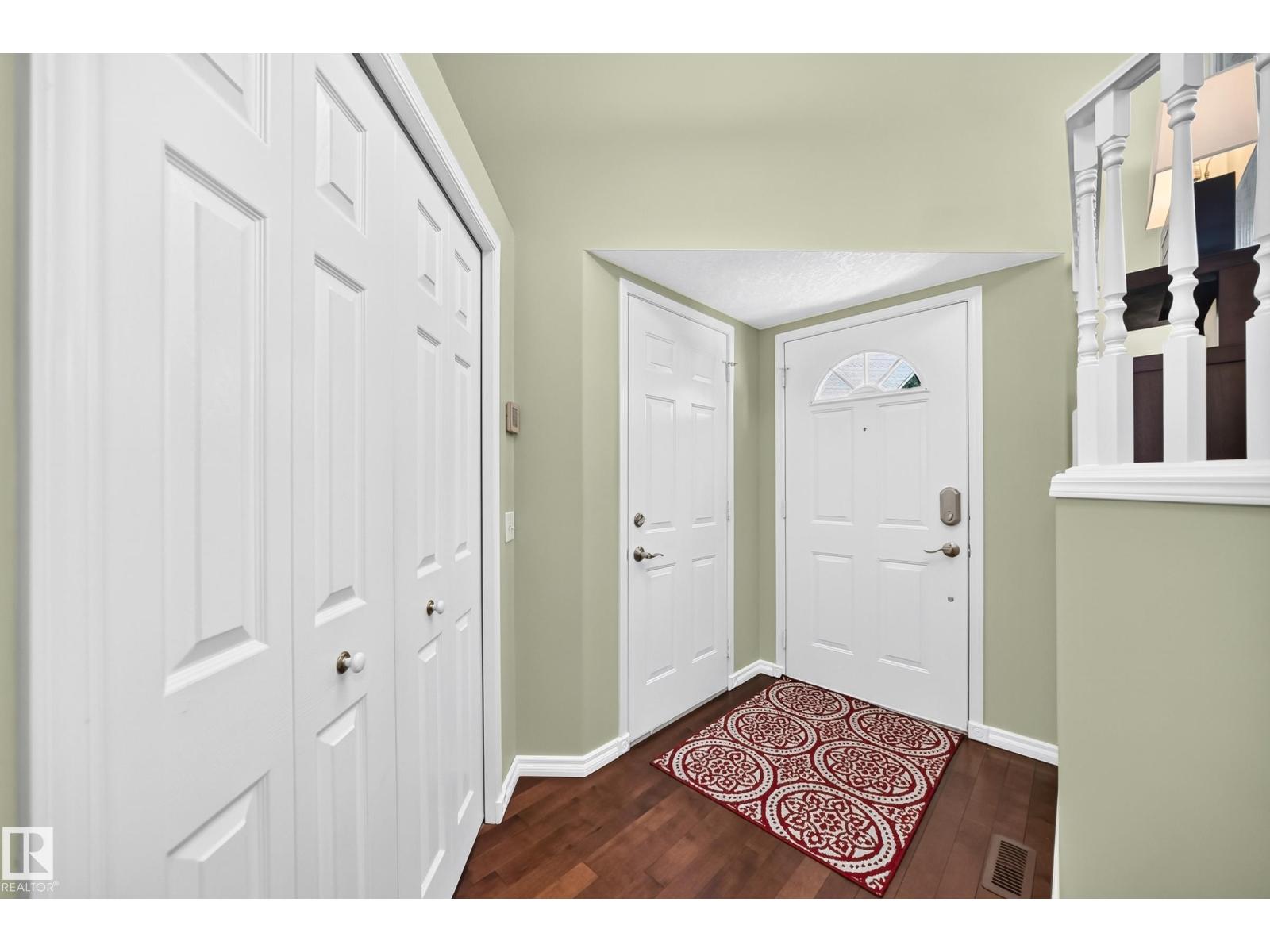 963 Burrows Cr NW, Edmonton, Alberta  T6R 2L2 - Photo 2 - E4494902