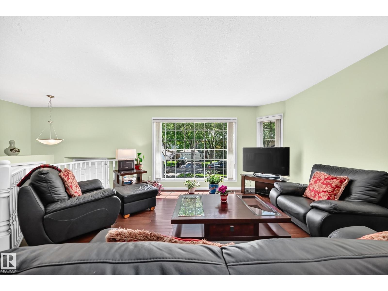 963 Burrows Cr NW, Edmonton, Alberta  T6R 2L2 - Photo 5 - E4494902