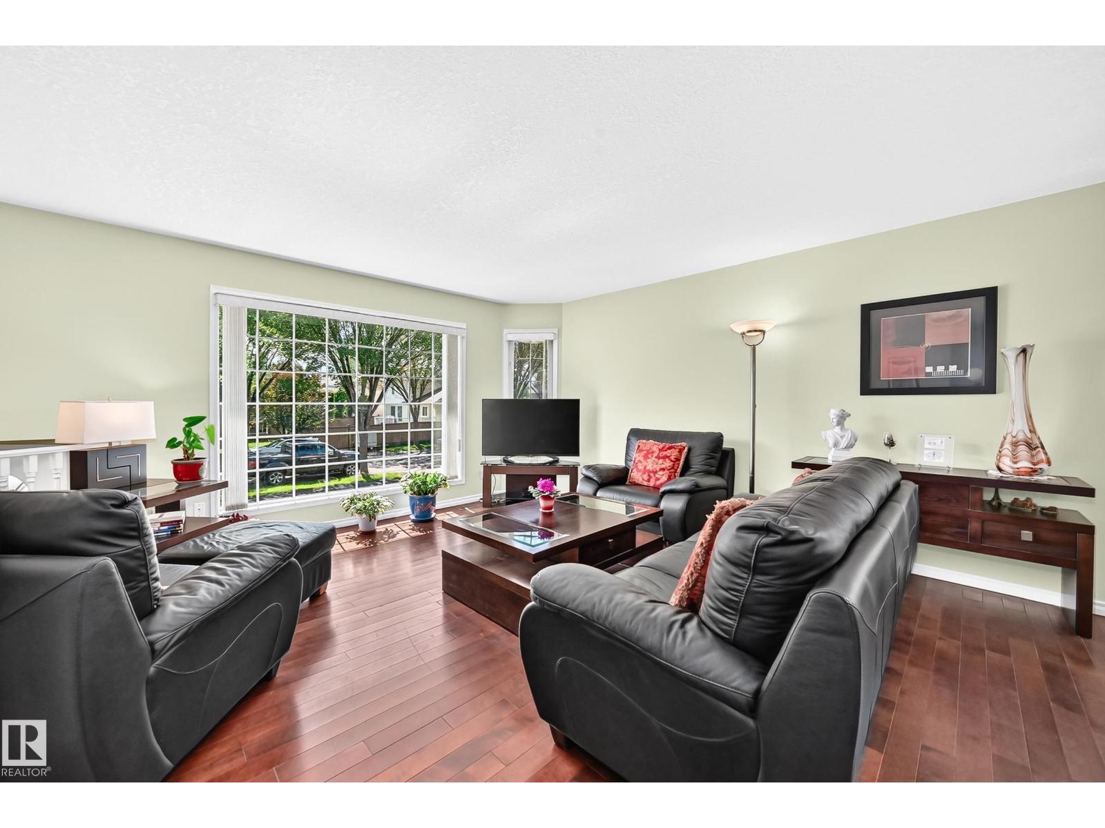 963 Burrows Cr NW, Edmonton, Alberta  T6R 2L2 - Photo 6 - E4494902