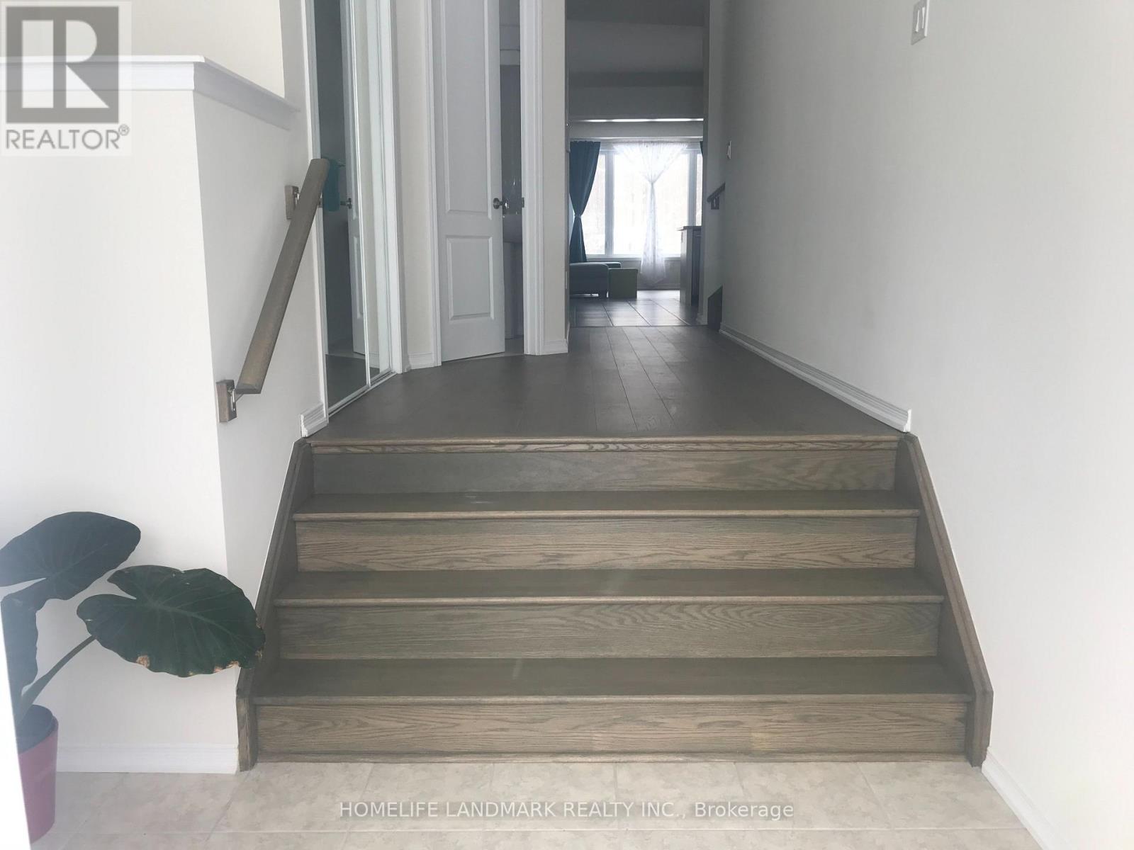 8683 Chickory Trail, Niagara Falls, Ontario L2H 3S5 - Photo 2 - X13470908