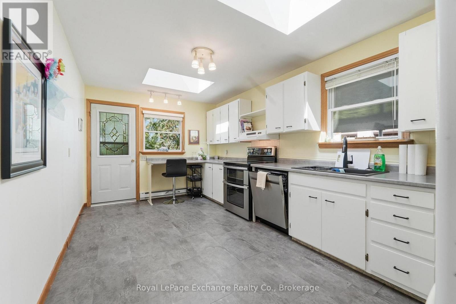 136 Kingsway Street, Kincardine, Ontario  N2Z 1B6 - Photo 8 - X13470822