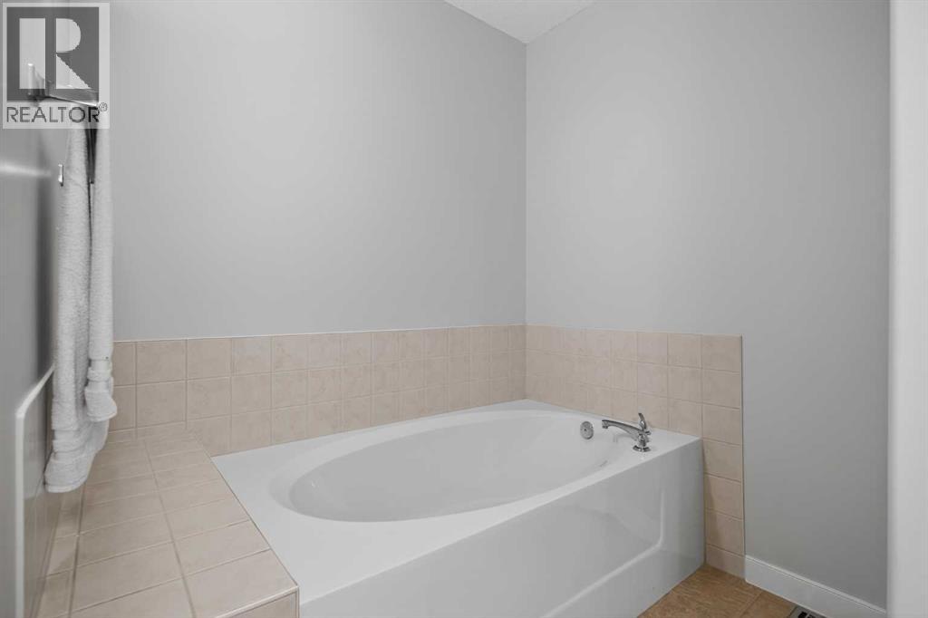 103 Bridle Estates Mews SW, Calgary, Alberta  T2A 6R1 - Photo 29 - A2322694