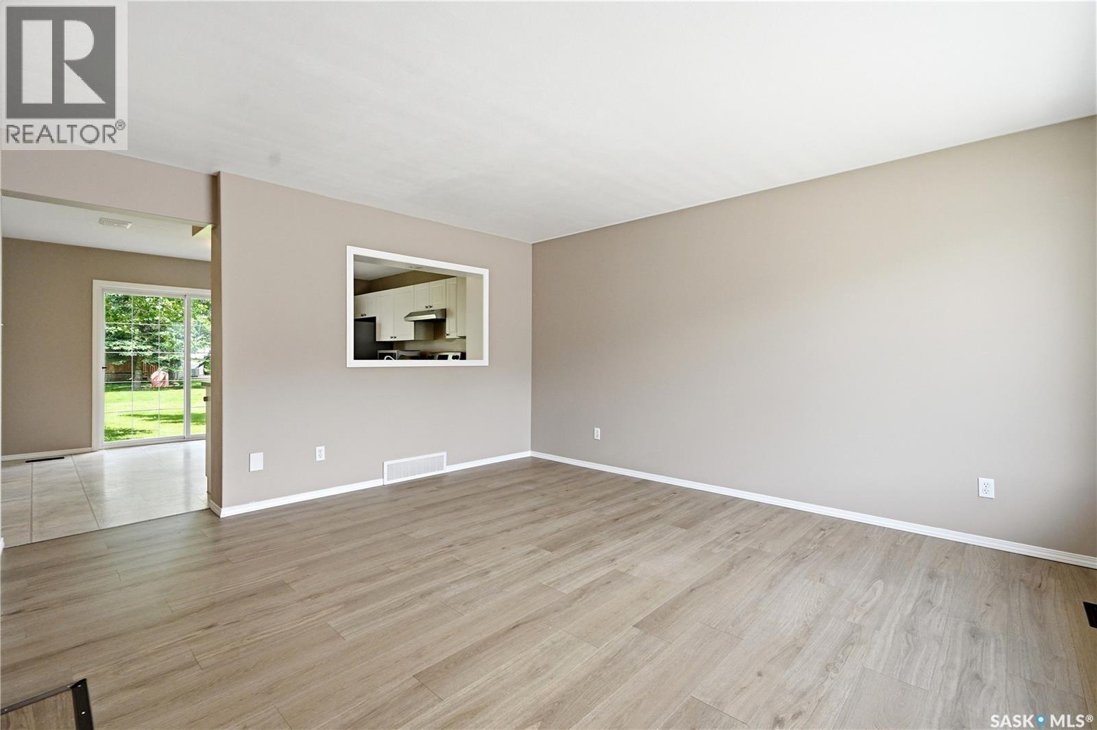 219 670 Kenderdine Road, Saskatoon, Saskatchewan  S7N 4W3 - Photo 2 - SK040150