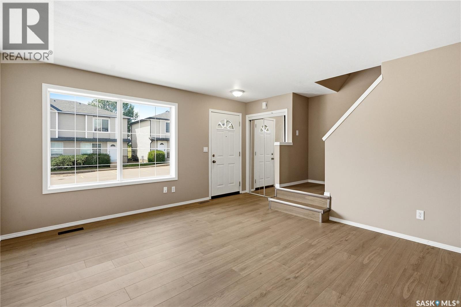 219 670 Kenderdine Road, Saskatoon, Saskatchewan  S7N 4W3 - Photo 4 - SK040150