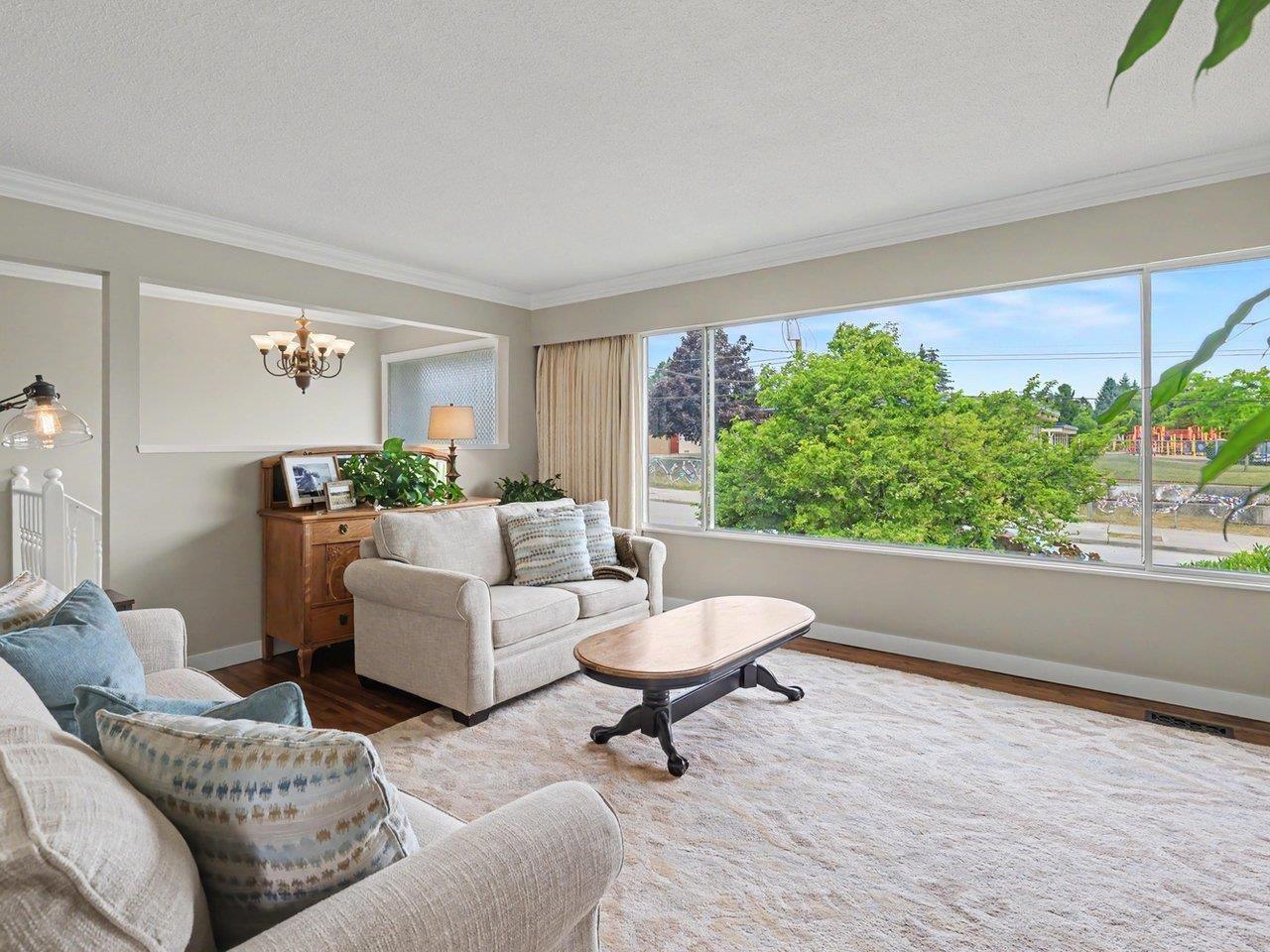 15876 Roper Avenue, White Rock, British Columbia  V4B 2H4 - Photo 4 - R3137445