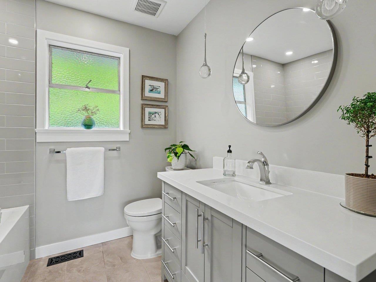15876 Roper Avenue, White Rock, British Columbia  V4B 2H4 - Photo 12 - R3137445