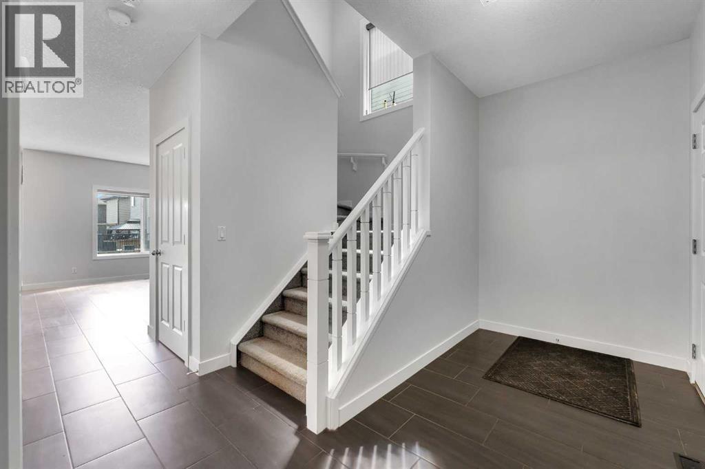 113 Sage Bank Crescent NW, Calgary, Alberta  T3R 0J2 - Photo 8 - A2320543