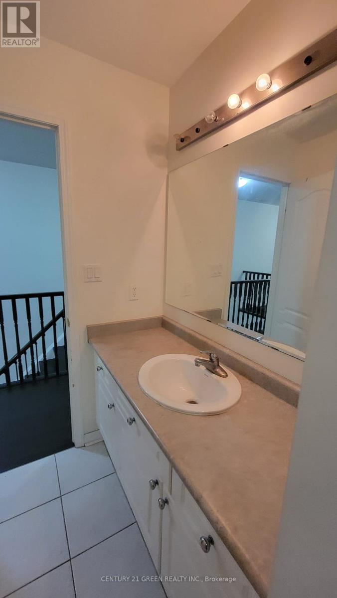 Main & Second Floor - 163 Decker Hollow Circle, Brampton, Ontario L6X 0L1 - Photo 11 - W13470954