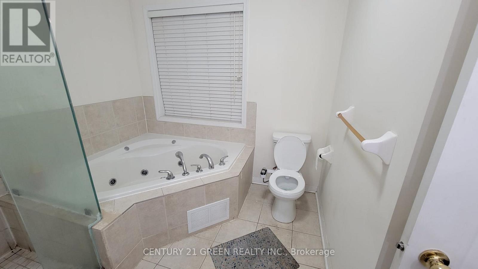 Main & Second Floor - 163 Decker Hollow Circle, Brampton, Ontario L6X 0L1 - Photo 12 - W13470954