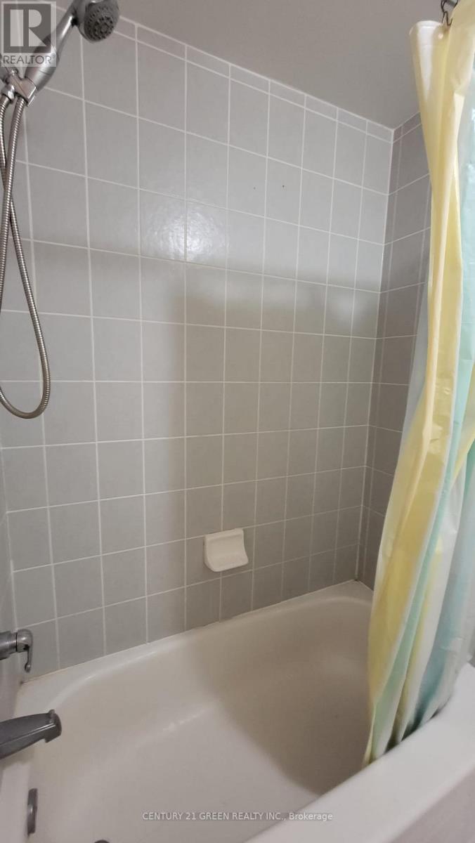 Main & Second Floor - 163 Decker Hollow Circle, Brampton, Ontario L6X 0L1 - Photo 17 - W13470954