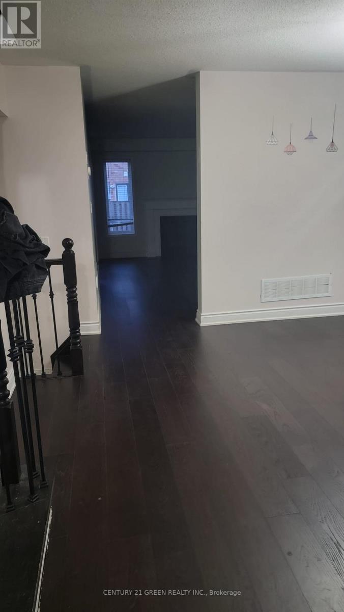 Main & Second Floor - 163 Decker Hollow Circle, Brampton, Ontario L6X 0L1 - Photo 9 - W13470954