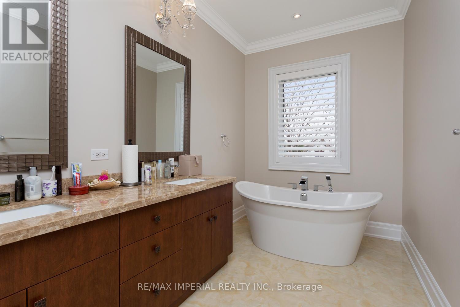 3568 Joan Drive, Mississauga, Ontario  L5B 1T8 - Photo 23 - W13470958