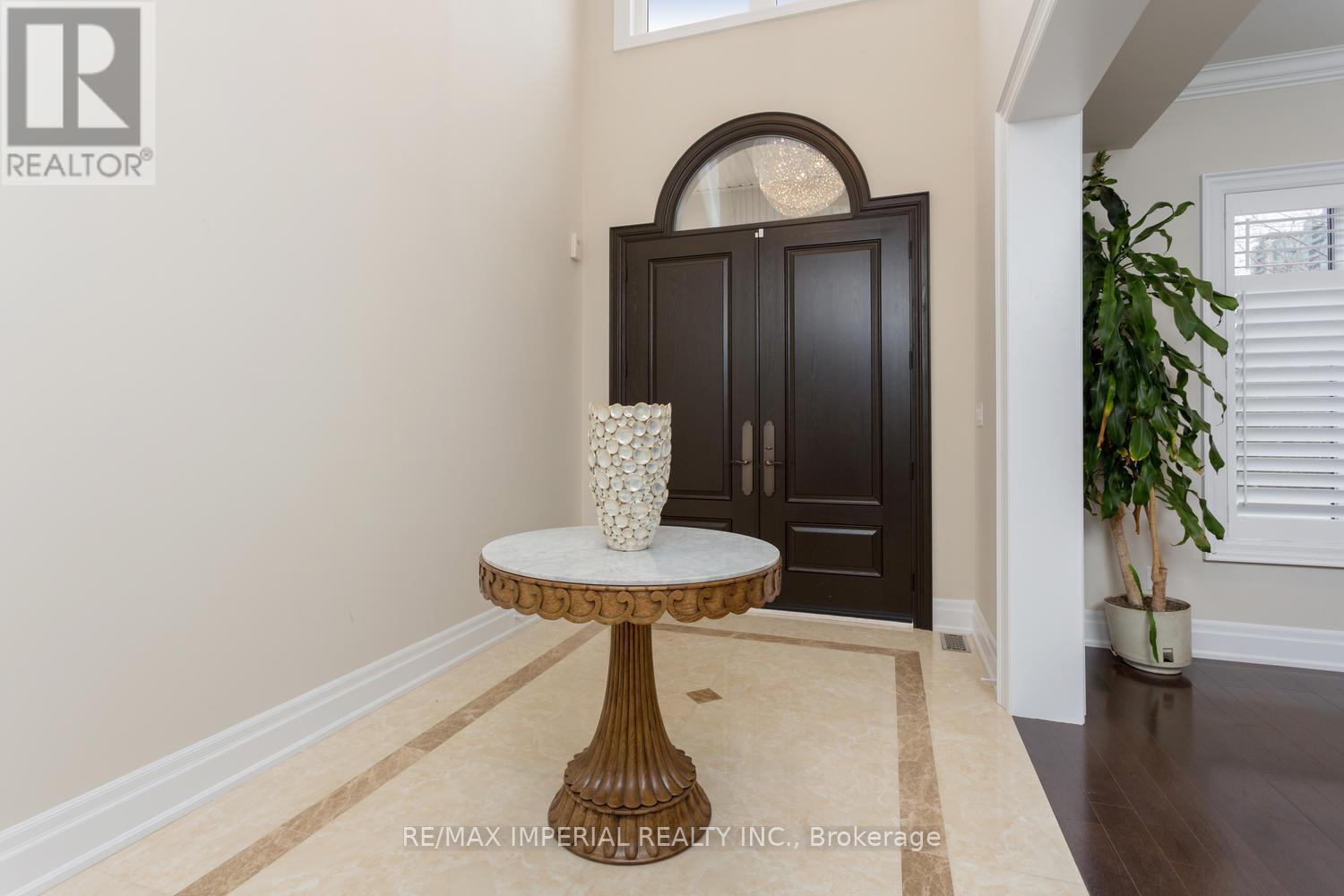 3568 Joan Drive, Mississauga, Ontario  L5B 1T8 - Photo 4 - W13470958