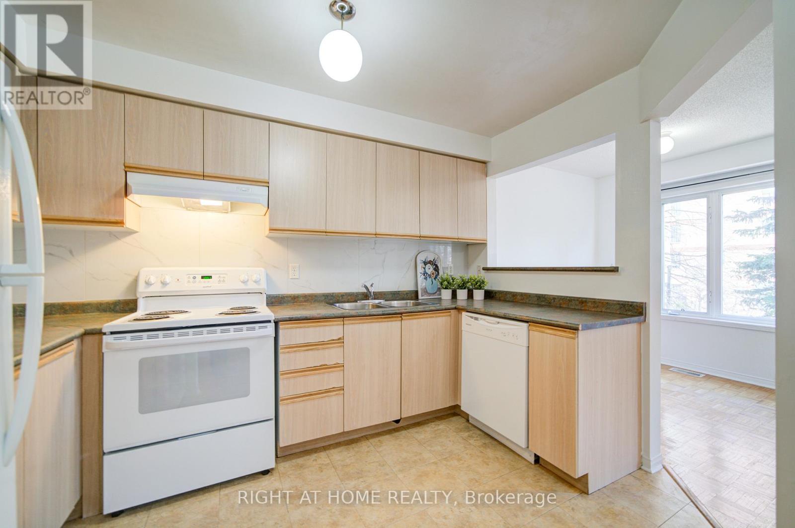 9 - 120 Railroad Street, Brampton, Ontario L6X 5A1 - Photo 11 - W12902958