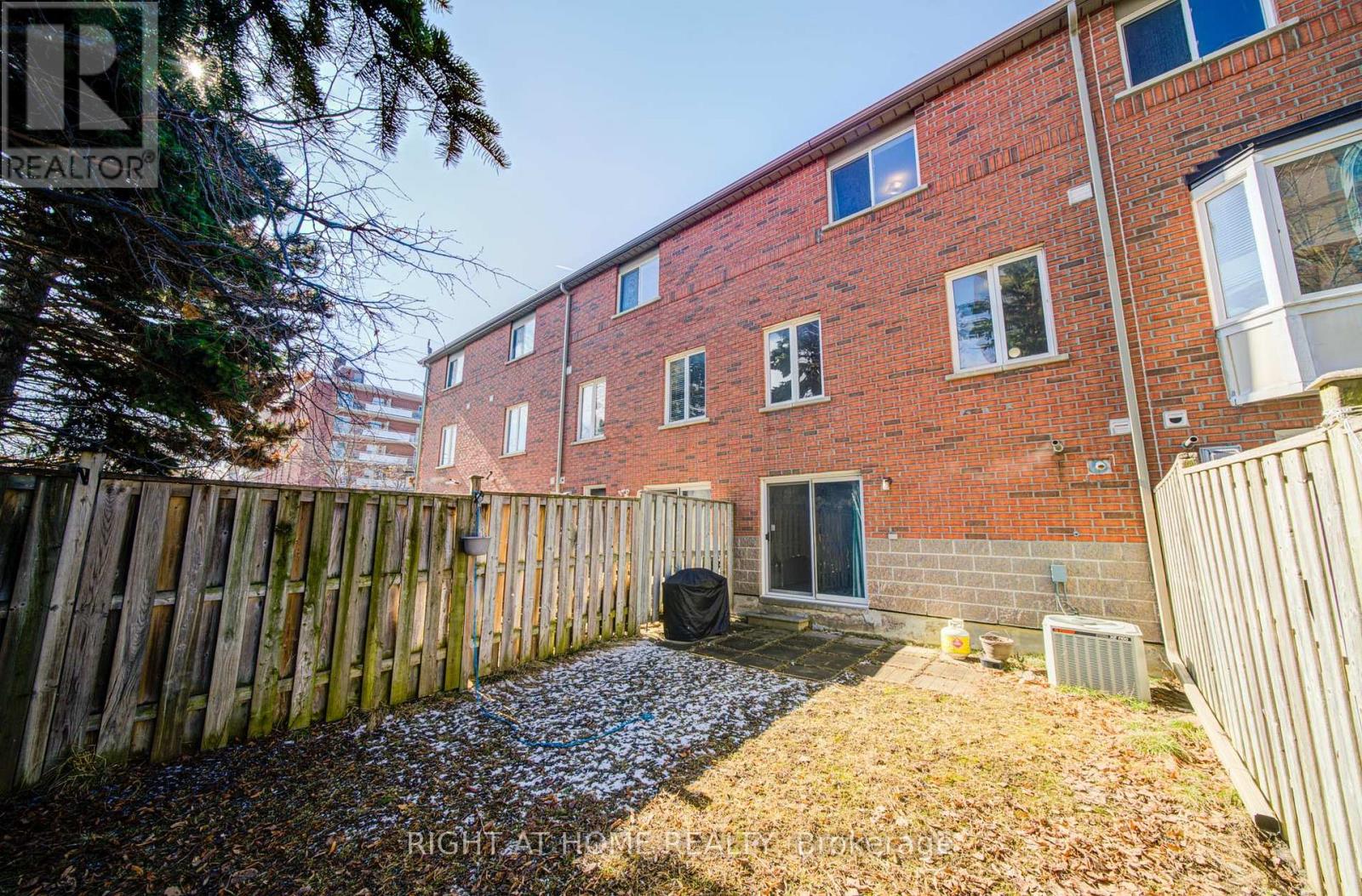 9 - 120 Railroad Street, Brampton, Ontario L6X 5A1 - Photo 31 - W12902958