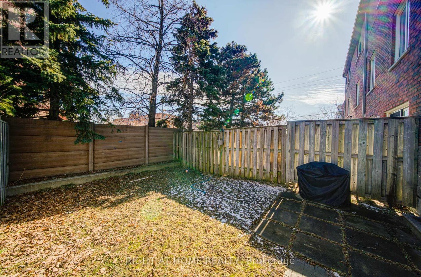 9 - 120 Railroad Street, Brampton, Ontario L6X 5A1 - Photo 30 - W12902958
