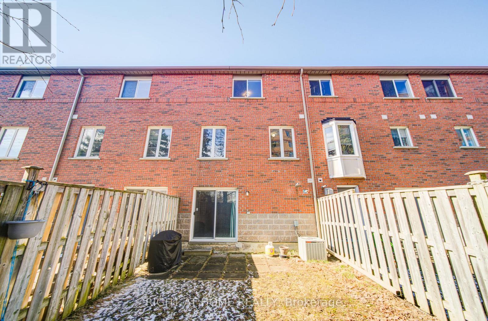 9 - 120 Railroad Street, Brampton, Ontario L6X 5A1 - Photo 32 - W12902958