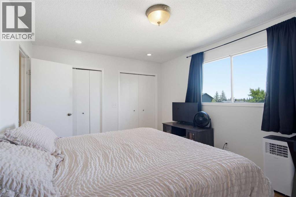 20 Berkshire Court Nw, Calgary, Alberta  T3K 1Z5 - Photo 25 - A2320921