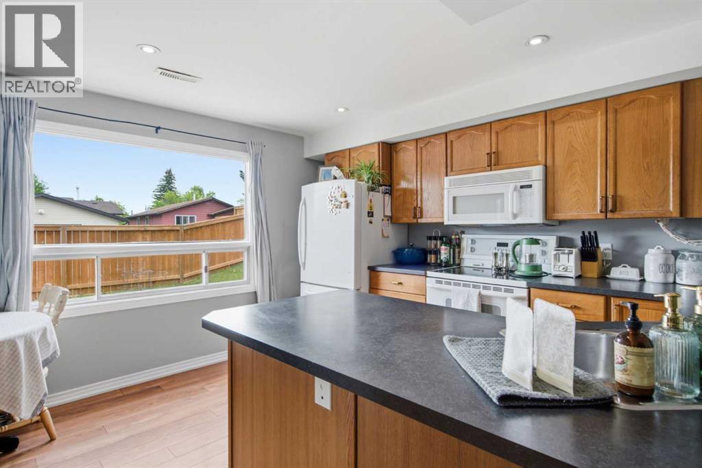 20 Berkshire Court Nw, Calgary, Alberta  T3K 1Z5 - Photo 35 - A2320921