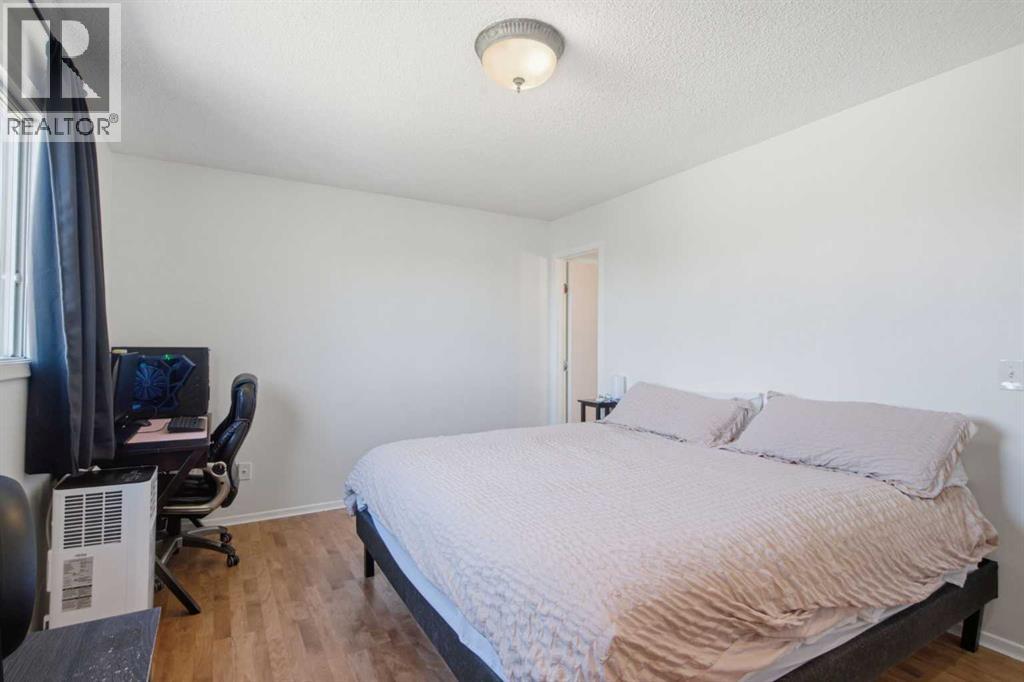 20 Berkshire Court Nw, Calgary, Alberta  T3K 1Z5 - Photo 24 - A2320921
