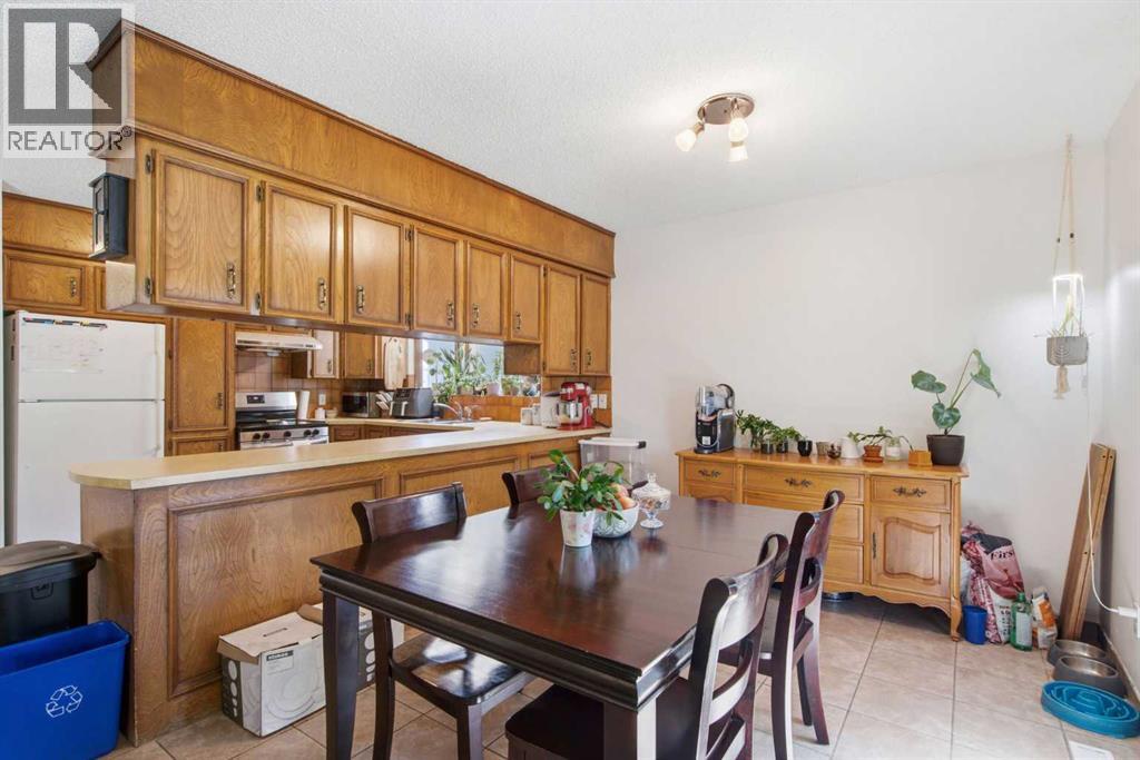 20 Berkshire Court Nw, Calgary, Alberta  T3K 1Z5 - Photo 12 - A2320921