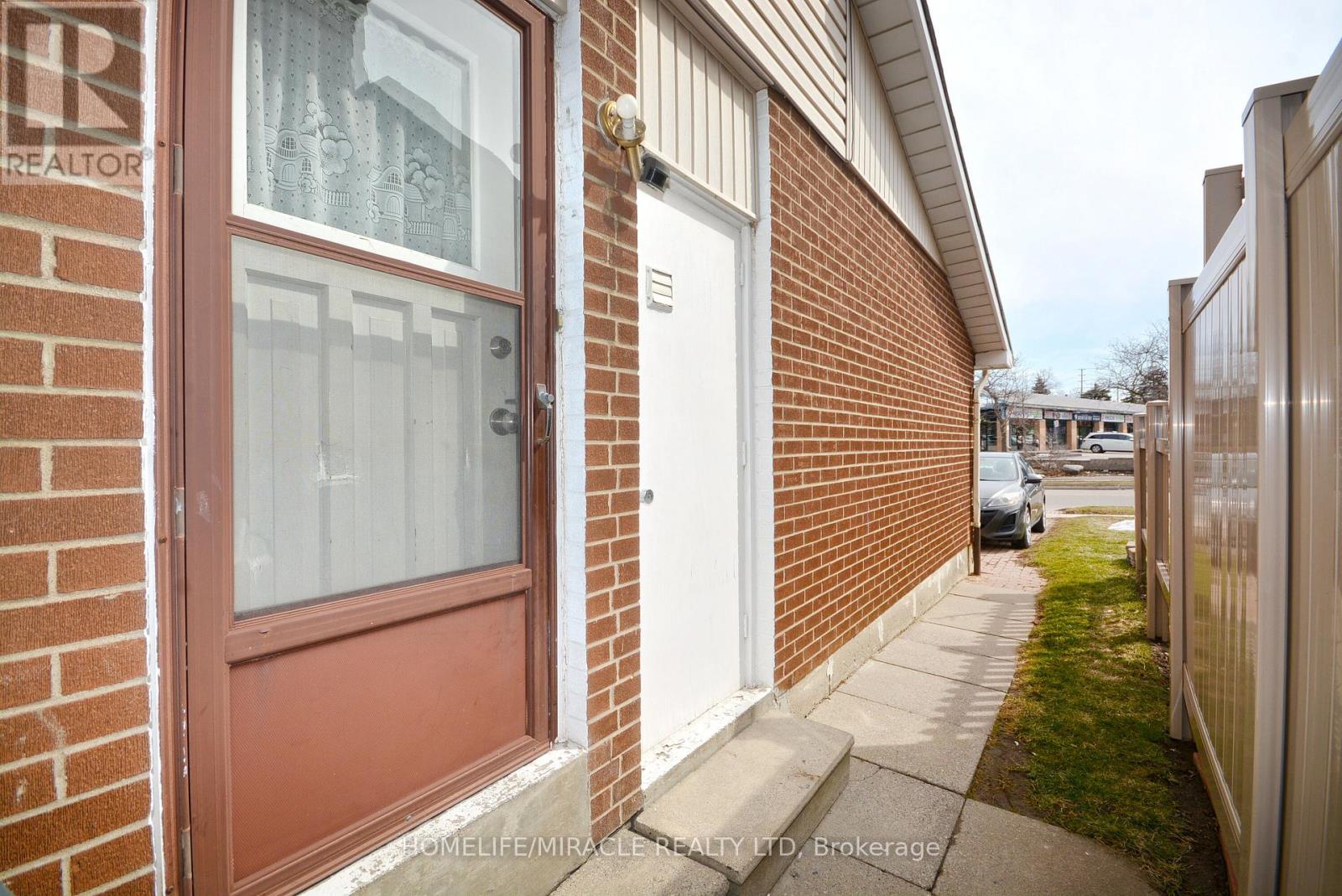 2335 Council Ring Road, Mississauga, Ontario  L5L 1B9 - Photo 4 - W13442912