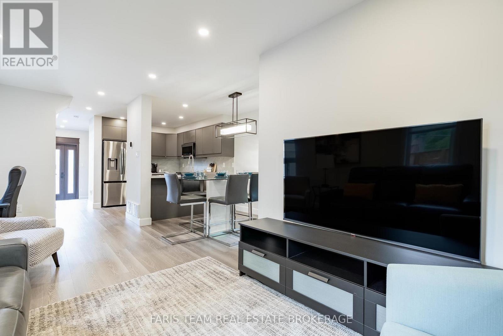 44 Hawthorne Crescent, Barrie, Ontario  L4N 9Y7 - Photo 12 - S13471008