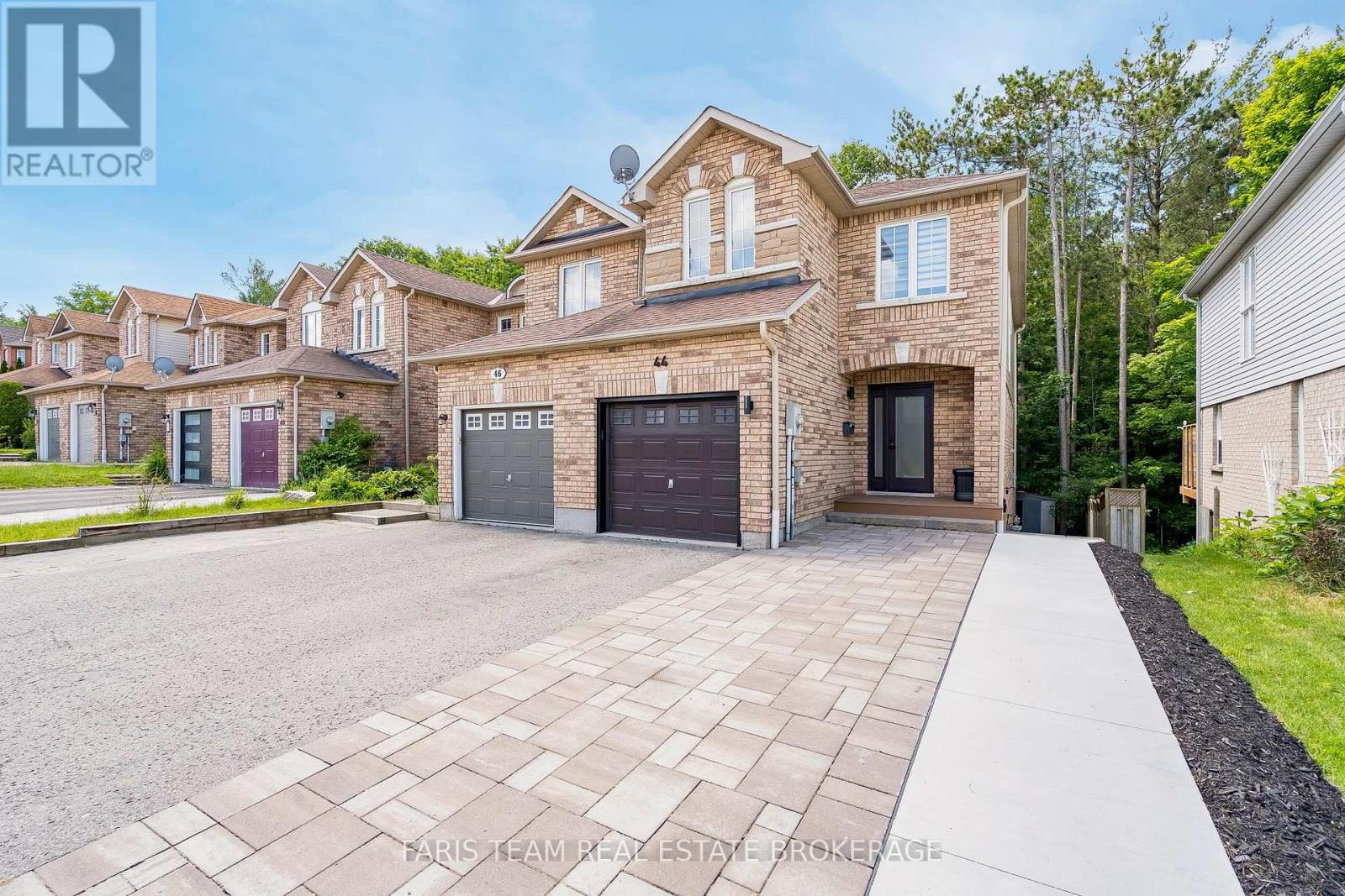 44 Hawthorne Crescent, Barrie, Ontario  L4N 9Y7 - Photo 2 - S13471008