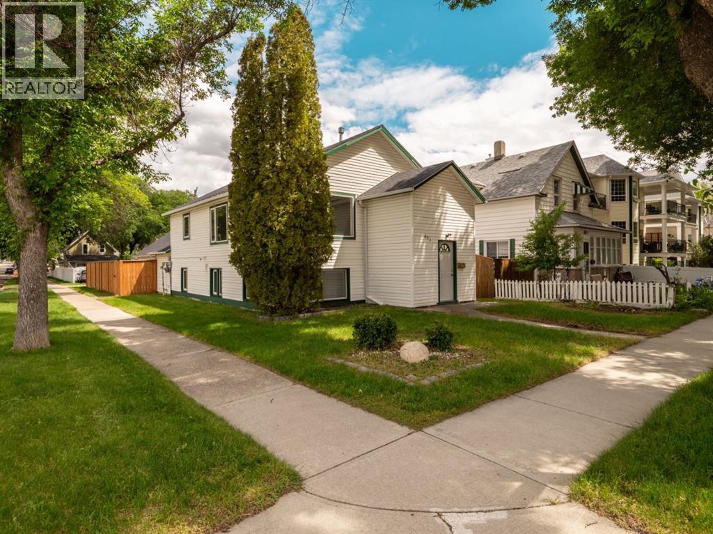 803 6 Street S, Lethbridge, Alberta  T1J 2E7 - Photo 2 - A2322378