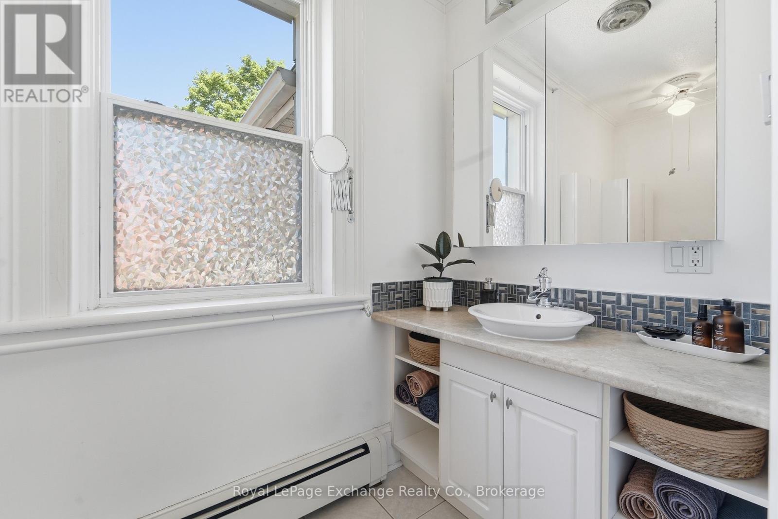 544 Queen Street, Kincardine, Ontario  N2Z 2H9 - Photo 9 - X13455608
