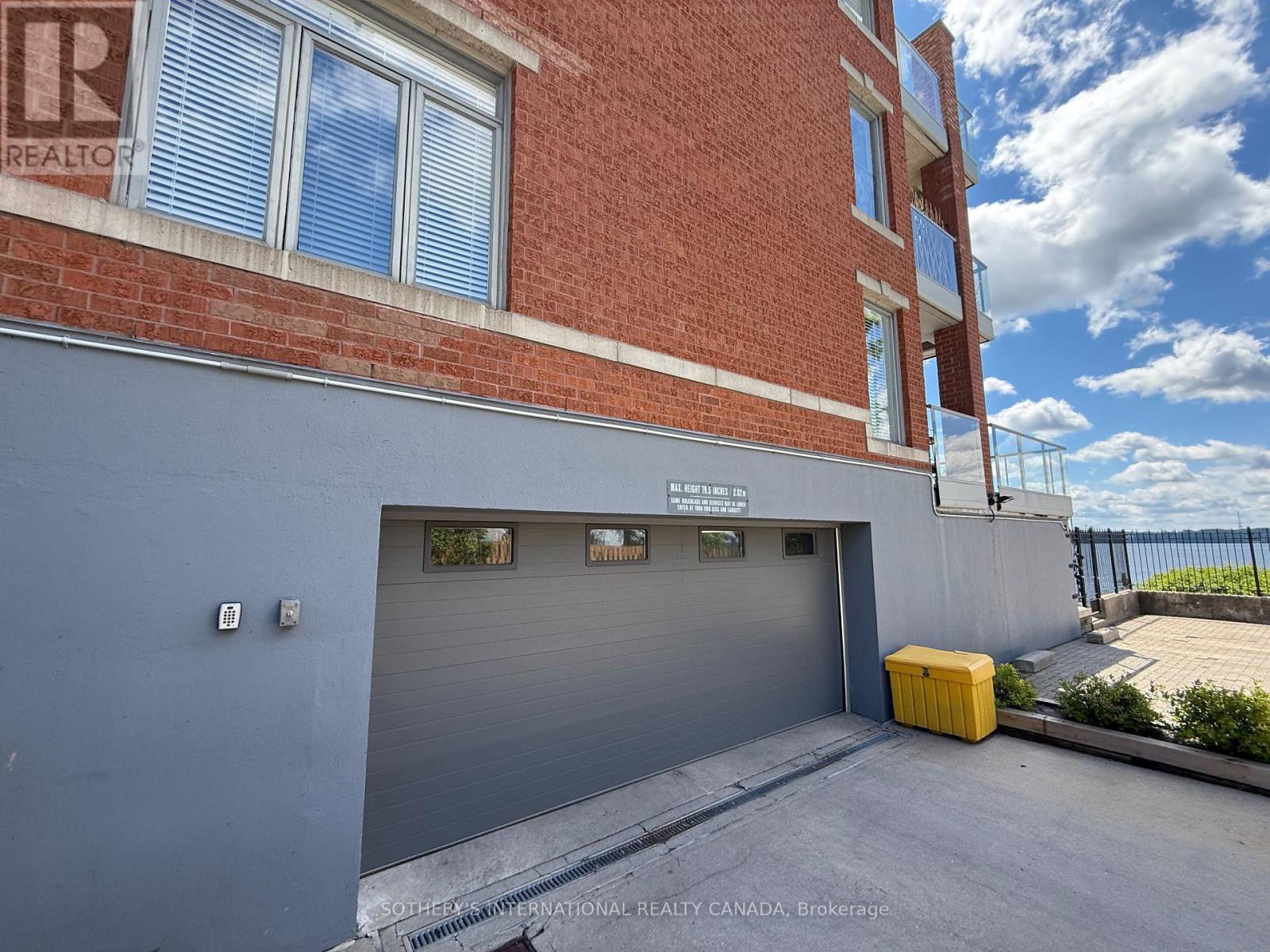 303 - 21 Kempenfelt Drive, Barrie, Ontario  L4M 1B8 - Photo 20 - S13469046