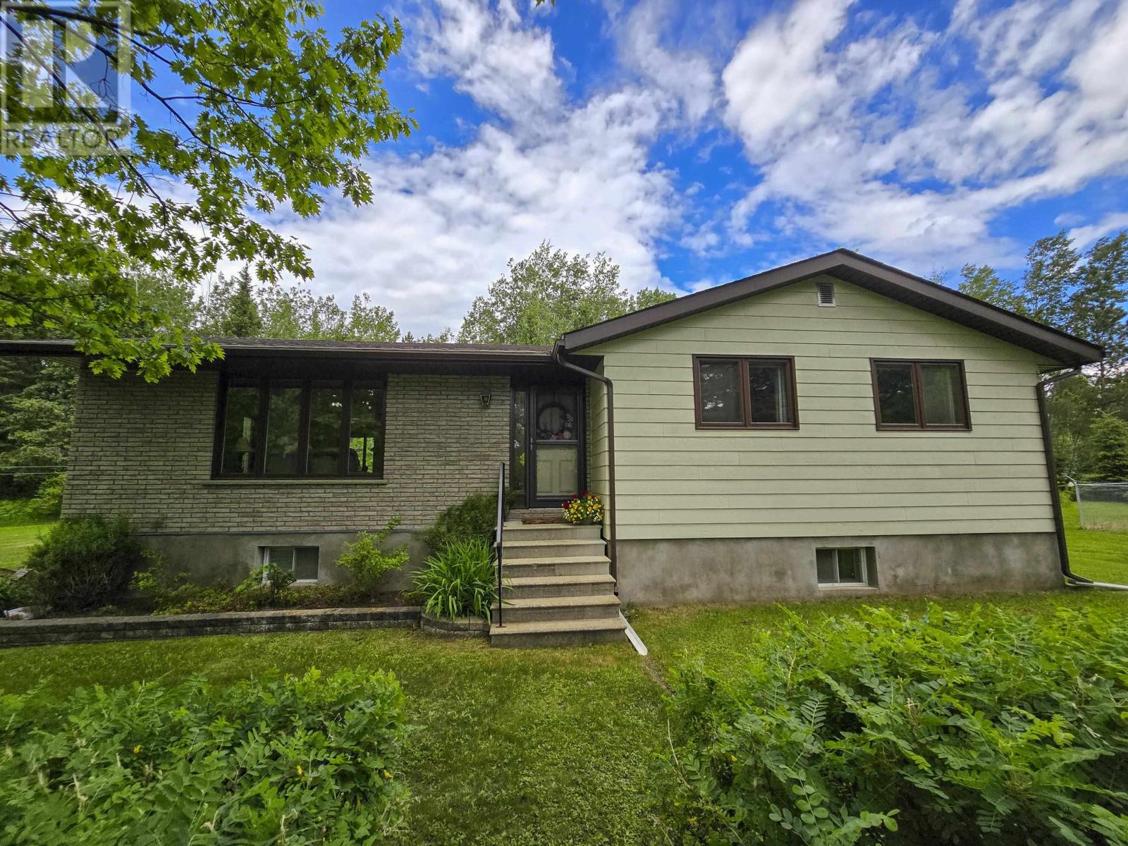 691 Nicholetts RD, Thunder Bay, Ontario